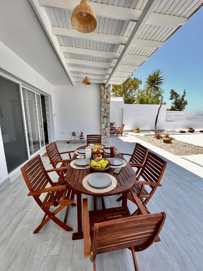 יאליסוס Vaso Beach Front Villa מראה חיצוני תמונה